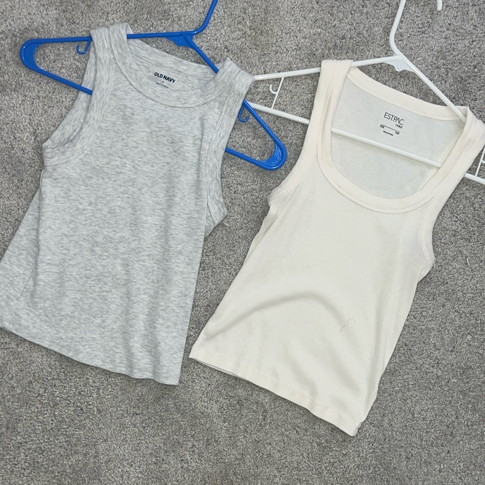 cute set of tanks gray and cream color fits size small